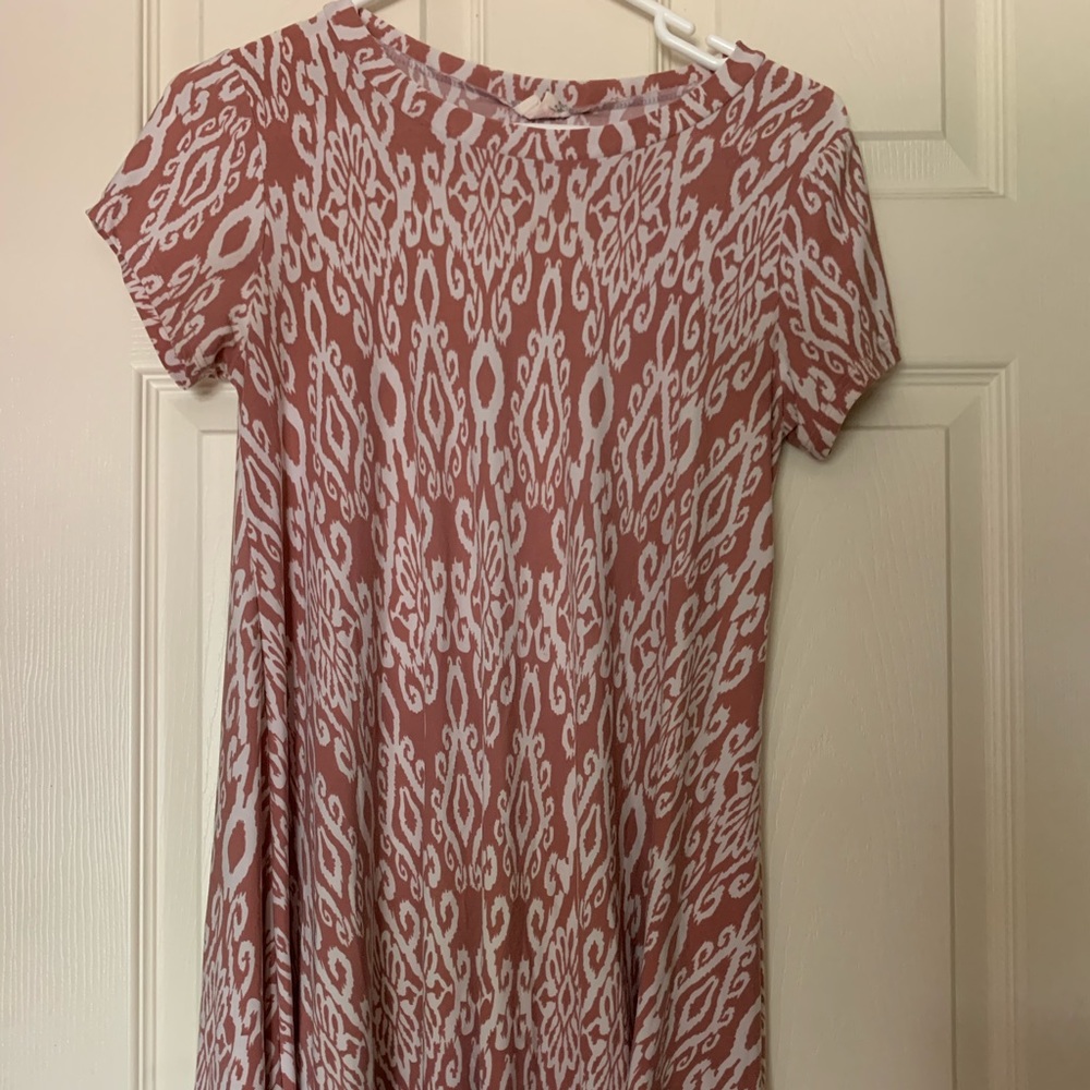 Short sleeve above the knee swing dress